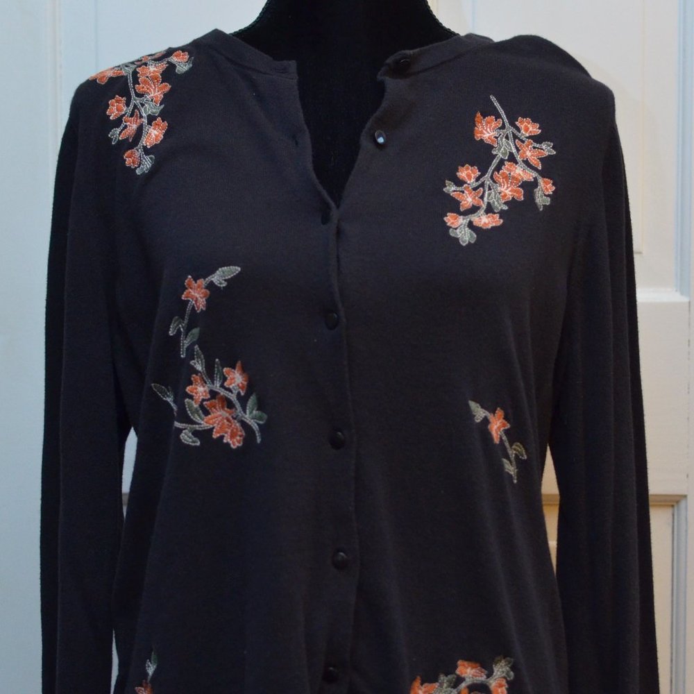 Ann Taylor Size XXL Black Long Sleeve Sweater w/ Embroidery